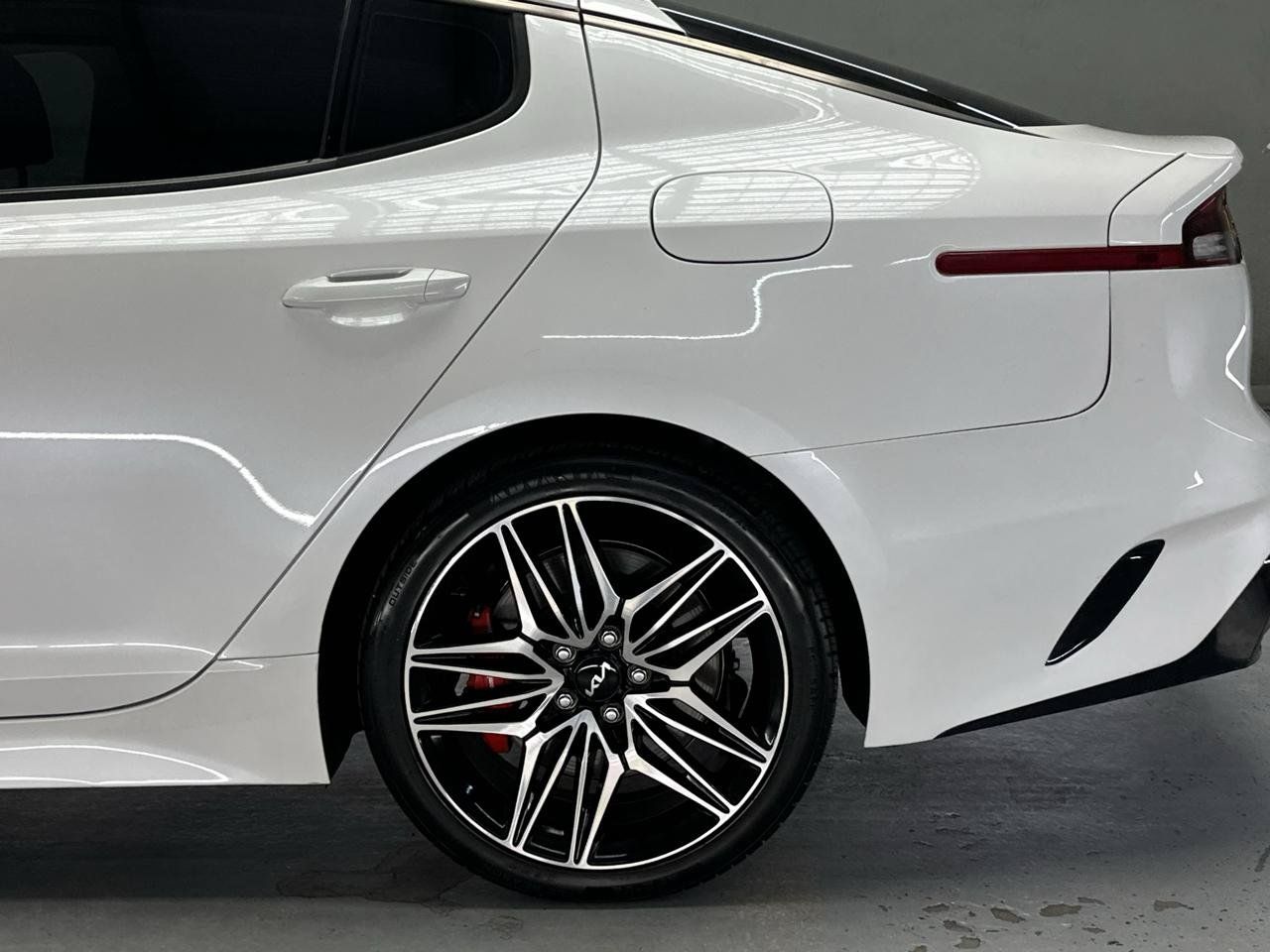Used 2022 Kia Stinger GT2 RWD image 7