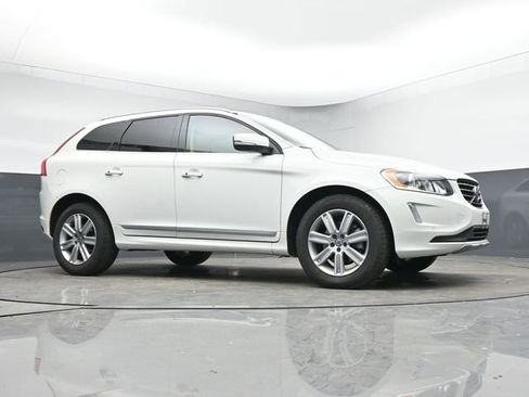 Used 2016 Volvo XC60 T6 w/ Proximity Package image 9