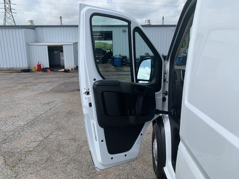 Used 2024 RAM ProMaster 2500 image 17