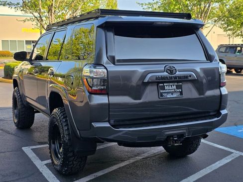 Used 2015 Toyota 4Runner SR5 AWD/4WD image 7