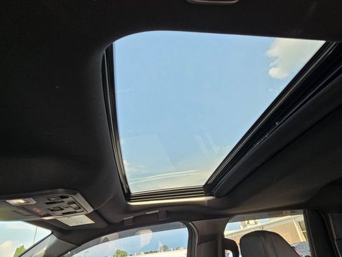 Used 2024 Toyota Tacoma TRD Off-Road w/ TRD Off Road Premium Package AWD/4WD image 11