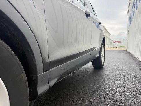 Used 2016 Ford Escape SE w/ Equipment Group 201A FWD image 5