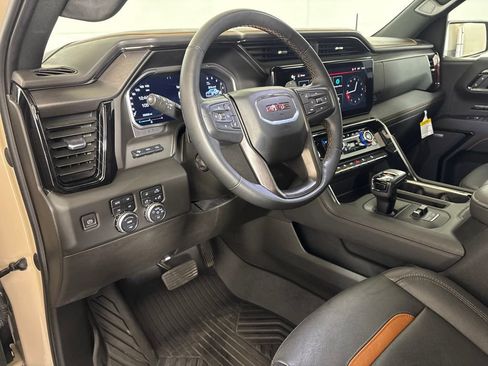 Used 2023 GMC Sierra 1500 AT4 w/ Technology Package AWD/4WD image 26