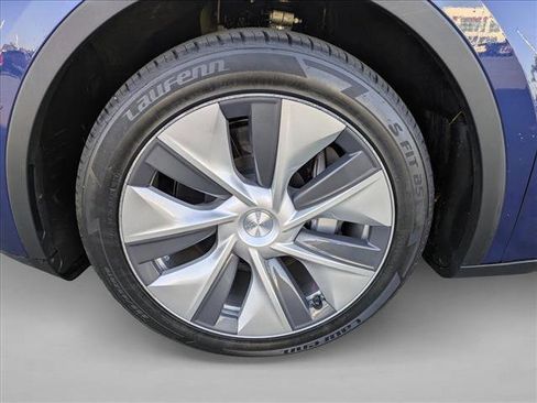 Used 2020 Tesla Model Y Long Range image 24
