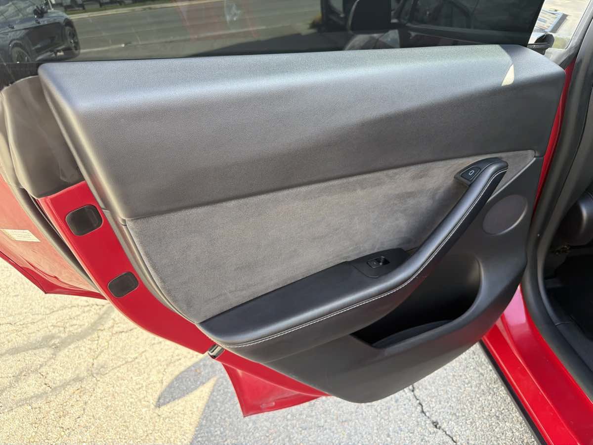 Used 2022 Tesla Model Y Long Range AWD/4WD image 19