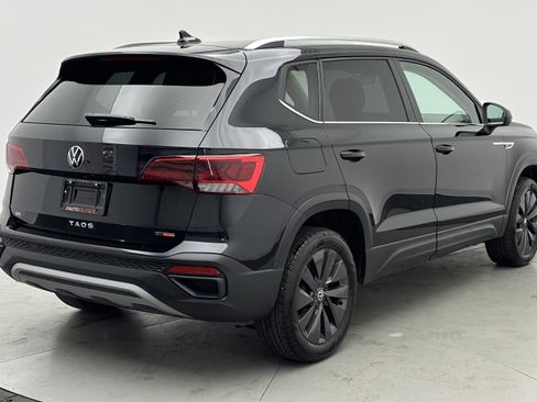 Used 2024 Volkswagen Taos SE image 7