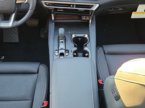 New 2026 Lexus RX 450h AWD image 23