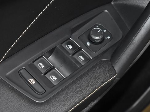 Used 2022 Volkswagen Tiguan SE AWD/4WD image 5