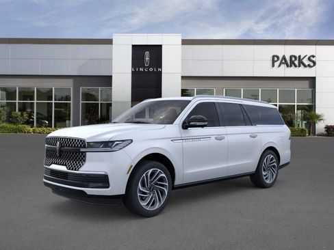 New 2026 Lincoln Navigator L Reserve AWD/4WD image 1