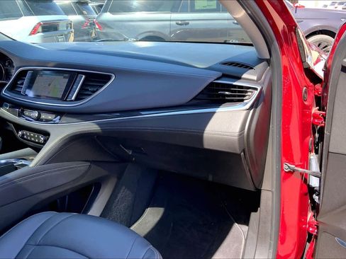 Used 2019 Buick Enclave Premium w/ Experience Buick Package FWD image 19