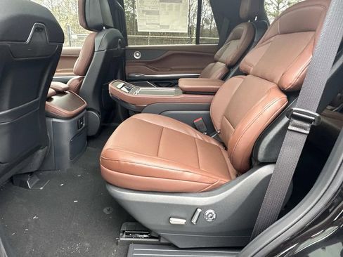 New 2026 Lincoln Navigator Reserve image 24