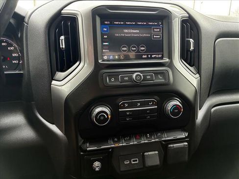 Used 2022 Chevrolet Silverado 1500 Custom image 12
