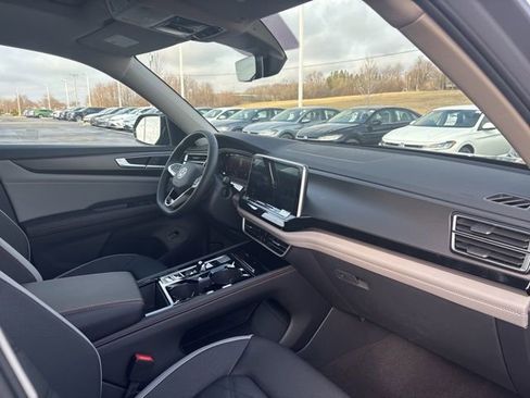 New 2026 Volkswagen Atlas Peak Edition AWD/4WD image 40