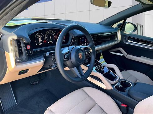 Certified 2026 Porsche Cayenne E-Hybrid AWD/4WD image 4