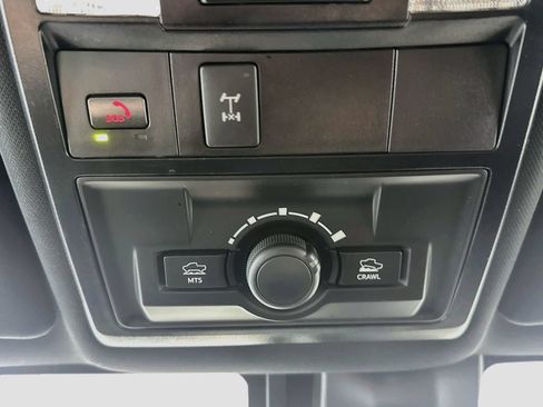 Used 2023 Toyota Tacoma TRD Off-Road w/ Technology Package AWD/4WD image 15