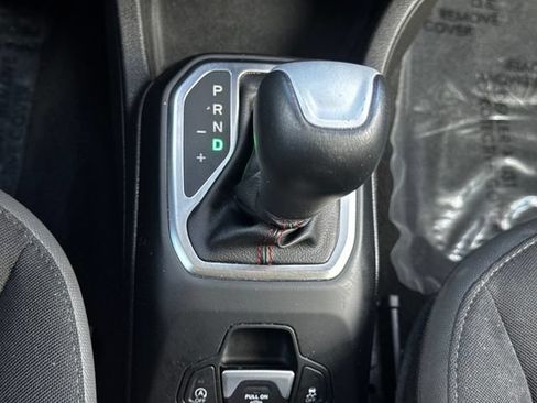 Certified 2023 Jeep Renegade Trailhawk AWD/4WD image 35