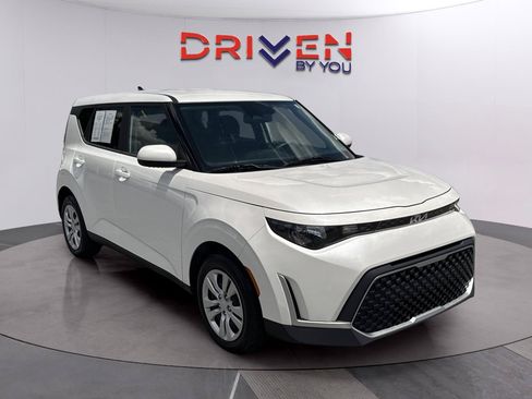 Used 2023 Kia Soul LX FWD image 7