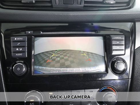 Used 2020 Nissan Rogue Sport S image 3