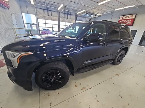 Used 2024 Toyota Sequoia 4WD image 1
