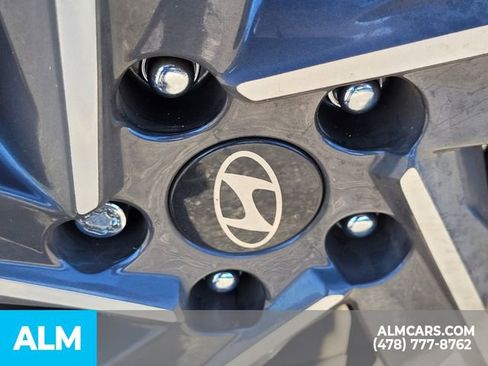 Used 2024 Hyundai Elantra Limited image 24