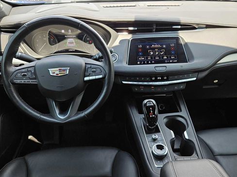 Used 2021 Cadillac XT4 Premium Luxury FWD image 12