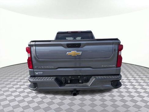 Used 2022 Chevrolet Silverado 1500 Custom w/ Safety Confidence Package RWD image 4