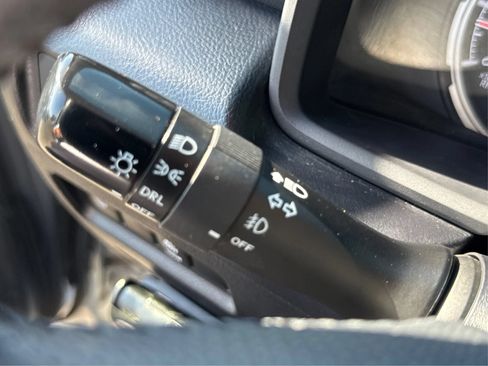 Used 2021 Toyota 4Runner TRD Off-Road Premium w/ Moonroof Package AWD/4WD image 17