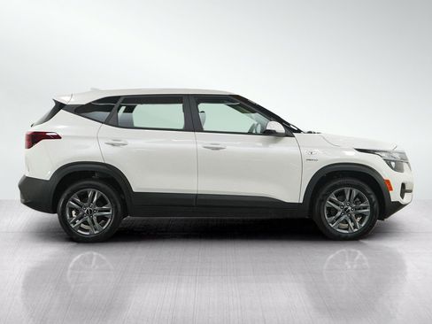 Used 2023 Kia Seltos LX AWD/4WD image 6