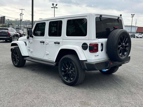 Used 2023 Jeep Wrangler Unlimited Sahara w/ Cold Weather Group AWD/4WD image 5