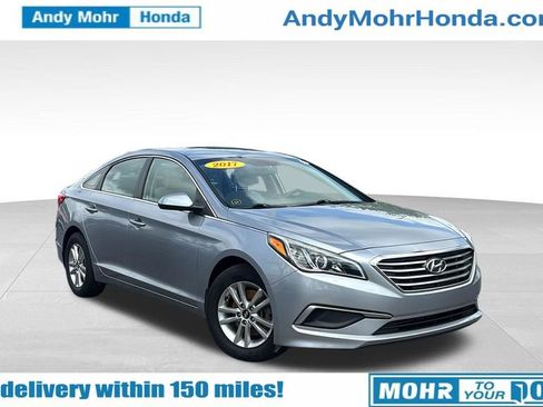 Used 2017 Hyundai Sonata SE w/ Winter Weather Package FWD image 1