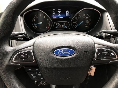Used 2015 Ford Focus SE FWD image 28