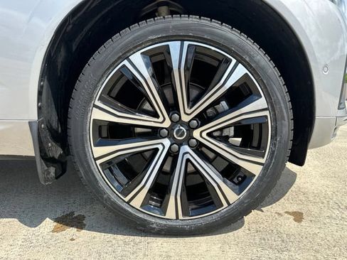 Certified 2023 Volvo XC60 B5 Ultimate w/ Climate Package AWD/4WD image 11