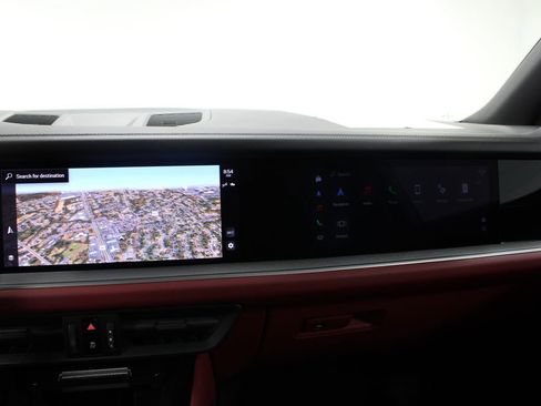 Used 2024 Porsche Cayenne image 34