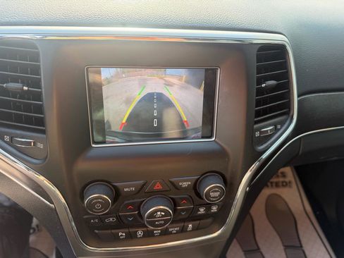 Used 2018 Jeep Grand Cherokee Limited AWD/4WD image 22