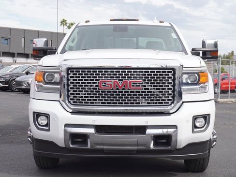 Used 2016 GMC Sierra 3500 Denali w/ Duramax Plus Package image 5