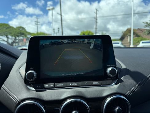 Used 2025 Nissan Sentra SV FWD image 8