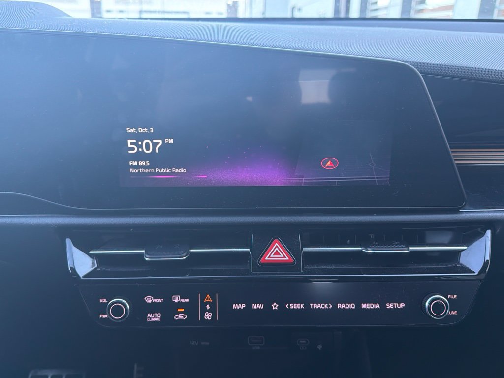 Used 2023 Kia Niro EX Touring FWD image 8