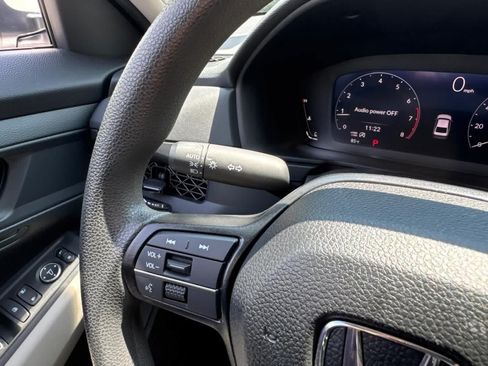 Used 2025 Honda Accord LX image 19