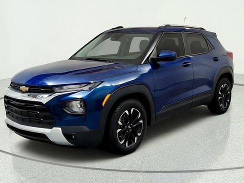 Used 2021 Chevrolet TrailBlazer LT w/ Convenience Package FWD image 1