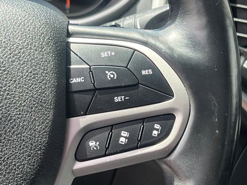Used 2018 Jeep Cherokee Overland w/ Technology Group AWD/4WD image 20