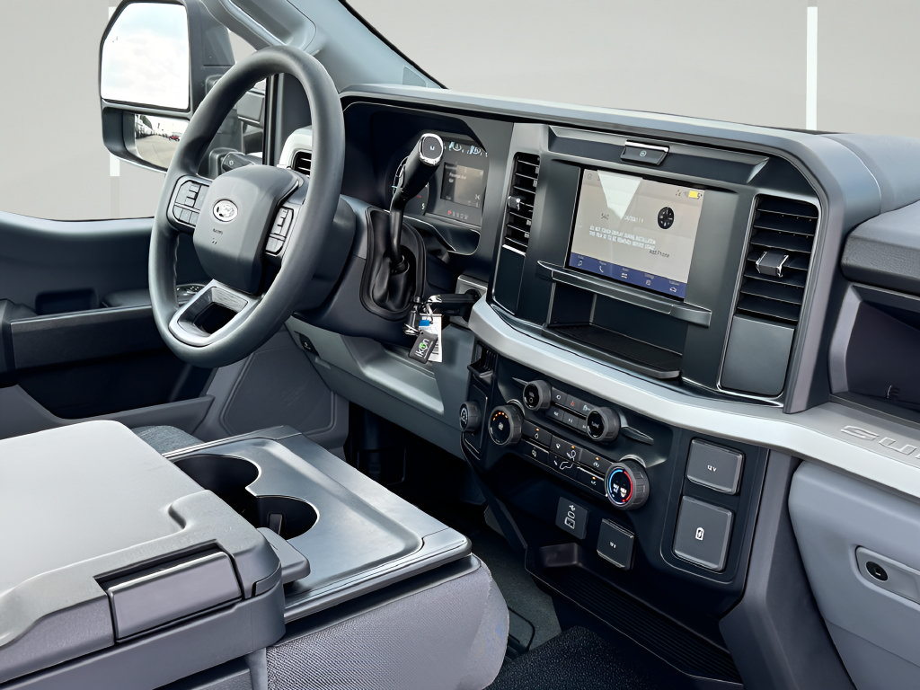 Used 2025 Ford F350 XL w/ 360-Degree Camera Package RWD image 6