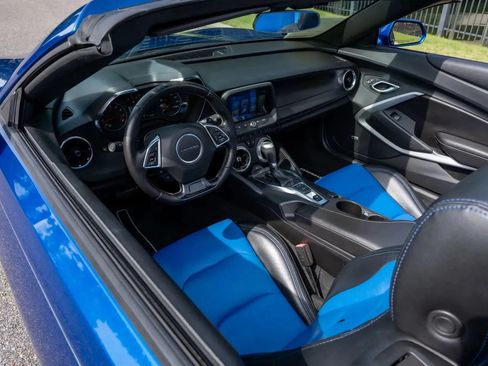 Used 2018 Chevrolet Camaro LT w/ RS Package RWD image 10