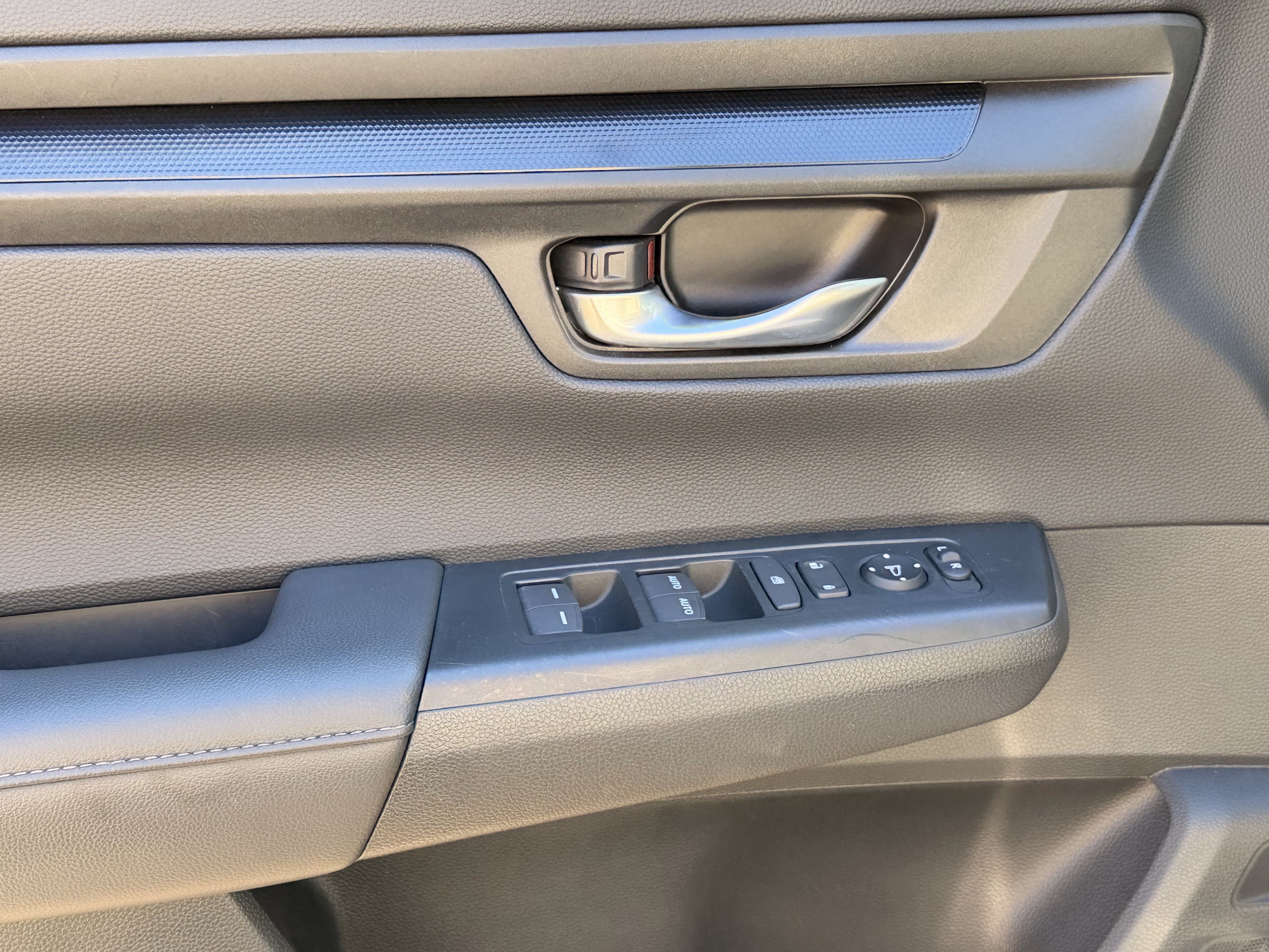 Used 2024 Honda CR-V EX image 11