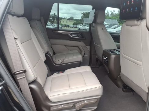 Used 2025 GMC Yukon Elevation w/ Elevation Premium Package AWD/4WD image 16