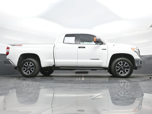 Used 2017 Toyota Tundra SR5 image 29