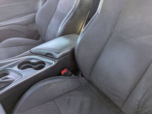 Used 2017 Dodge Challenger GT w/ Technology Group image 15