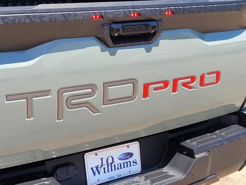 Used 2022 Toyota Tundra TRD Pro AWD/4WD image 8