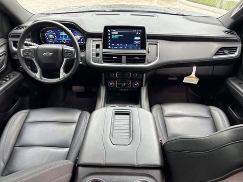 Used 2024 Chevrolet Tahoe Z71 w/ Luxury Package image 28