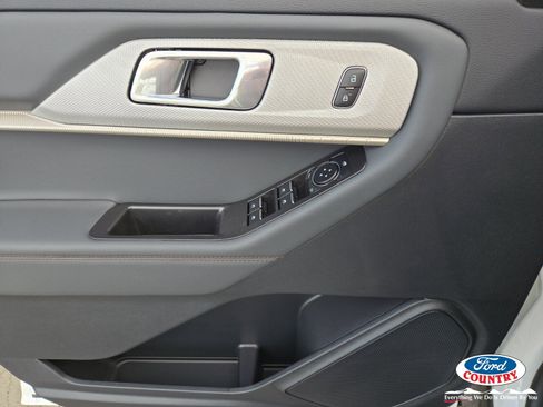 New 2026 Ford Explorer Active w/ Active Comfort Package image 10