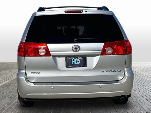 Used 2010 Toyota Sienna XLE w/ Towing Prep Pkg FWD image 7